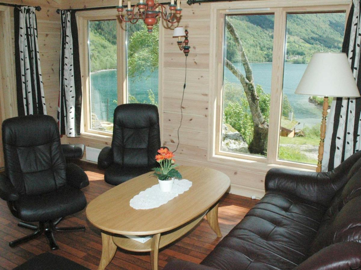 Two-Bedroom Holiday home in Olden 3 Zimmer foto